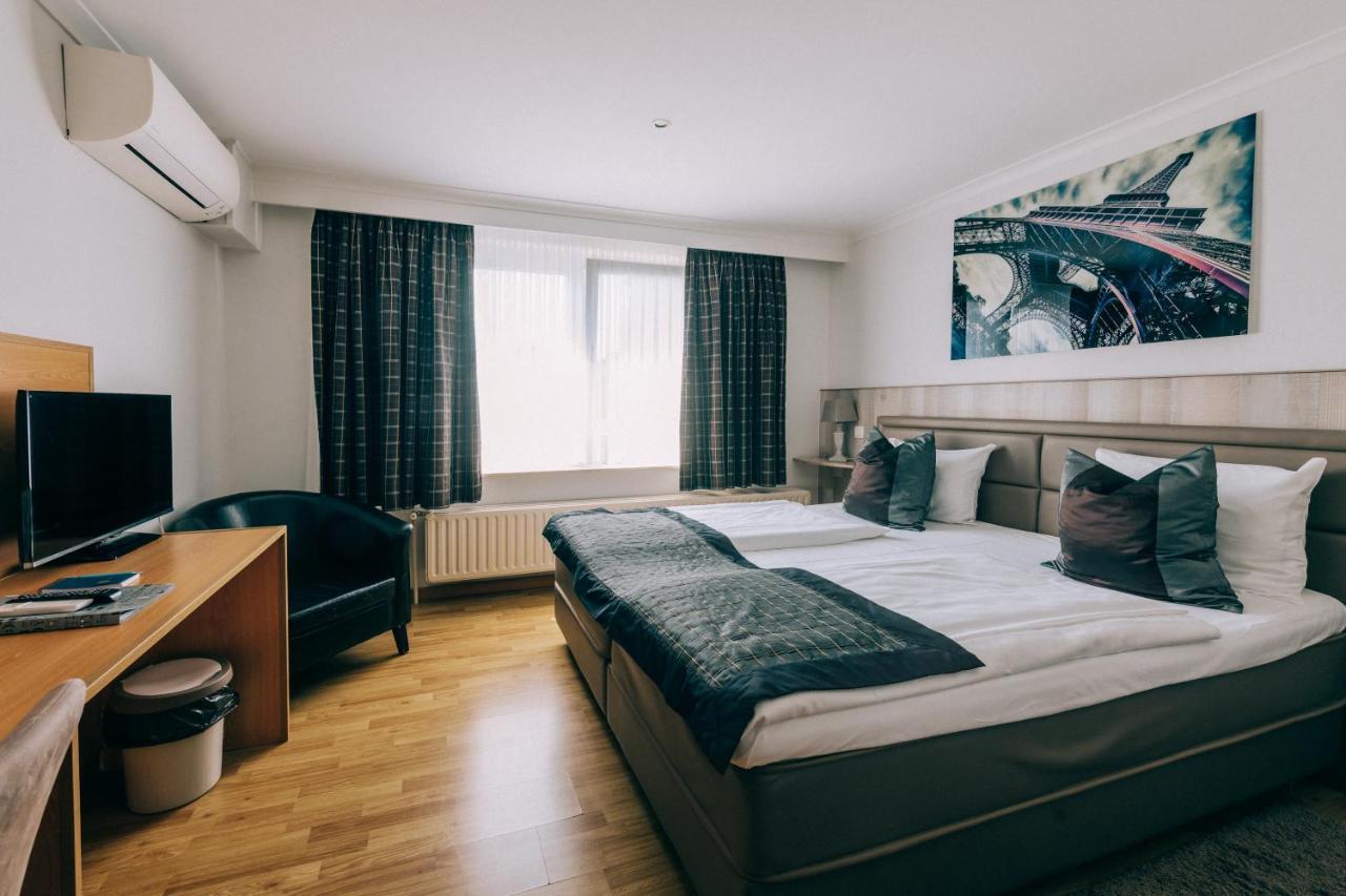 Hotel De Kalvaar Нинове Екстериор снимка