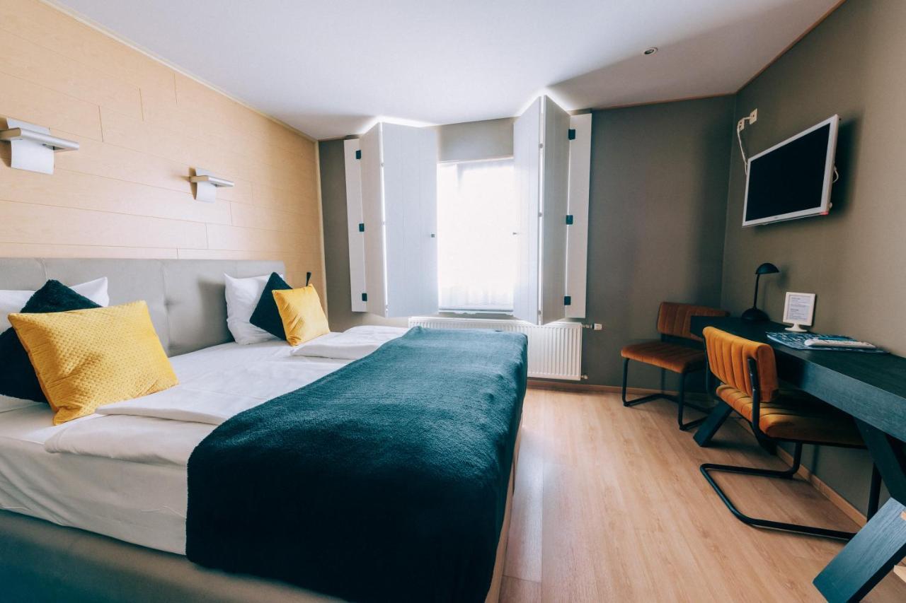 Hotel De Kalvaar Нинове Екстериор снимка