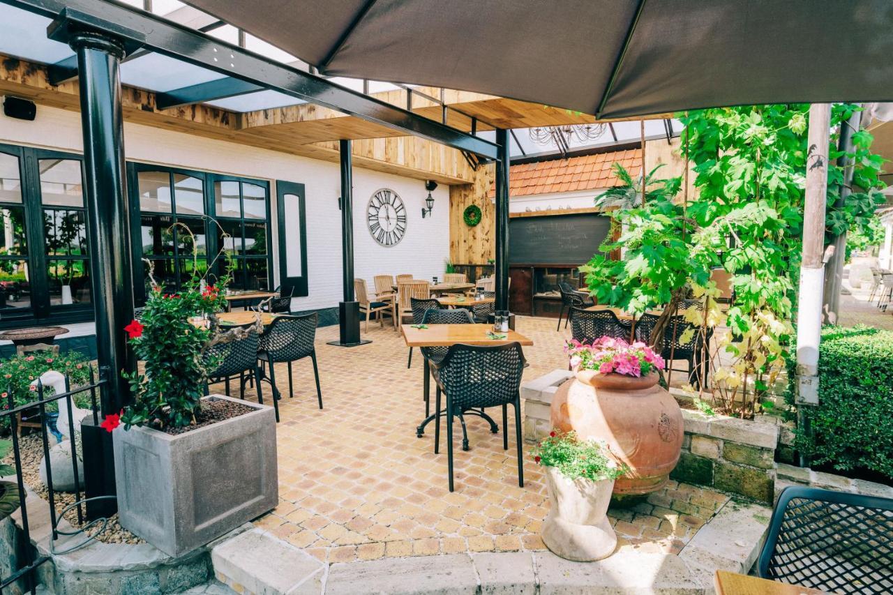Hotel De Kalvaar Нинове Екстериор снимка