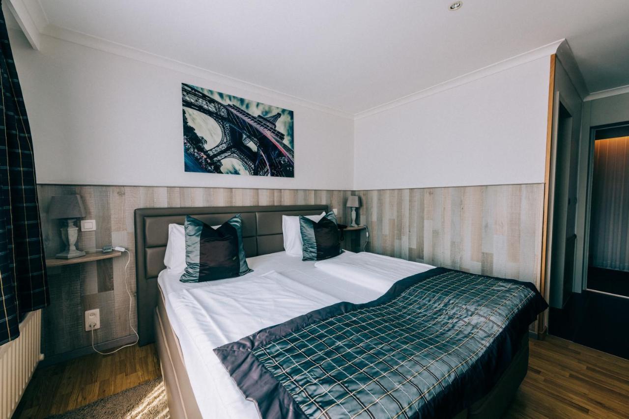 Hotel De Kalvaar Нинове Екстериор снимка