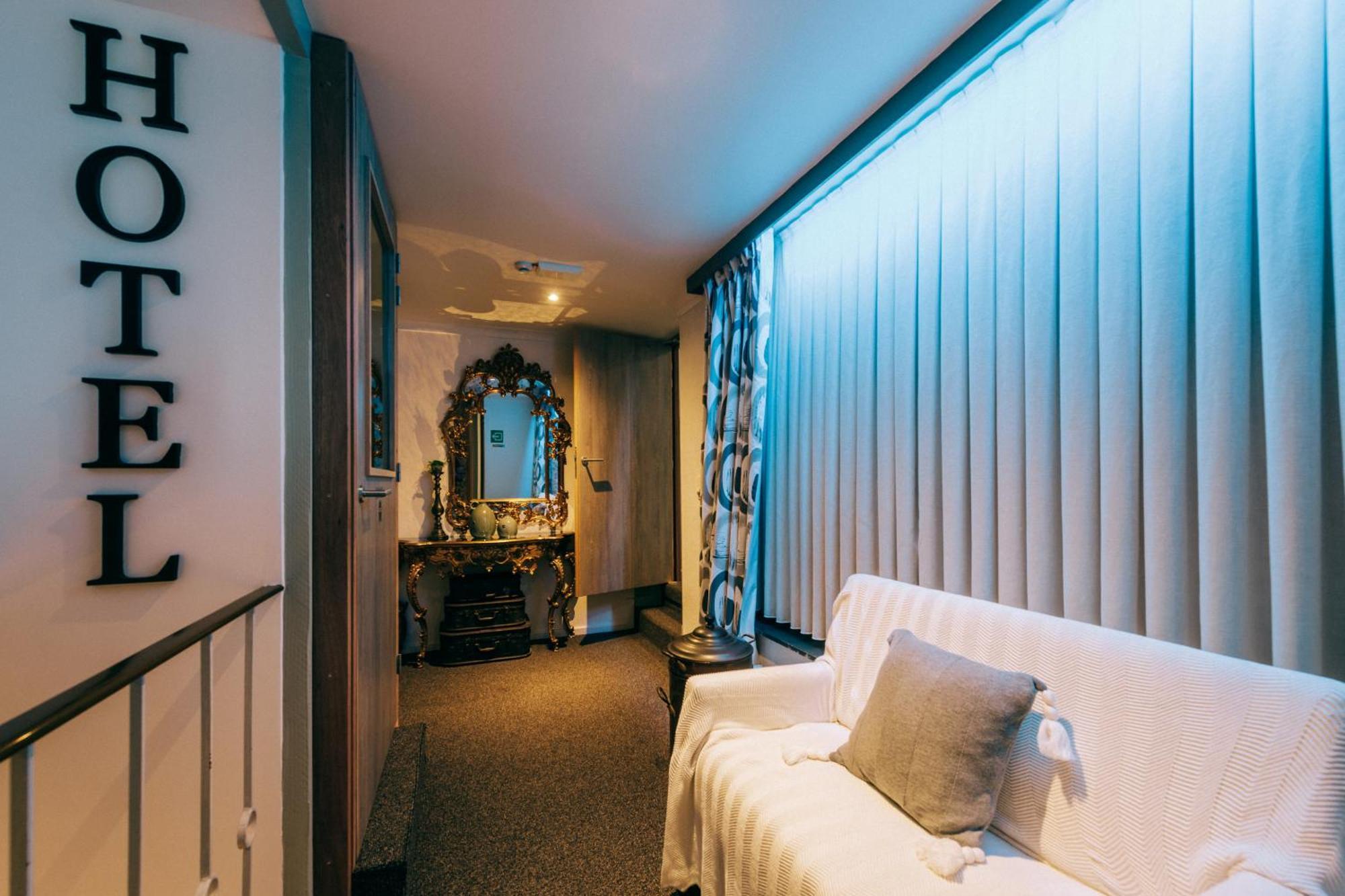 Hotel De Kalvaar Нинове Екстериор снимка